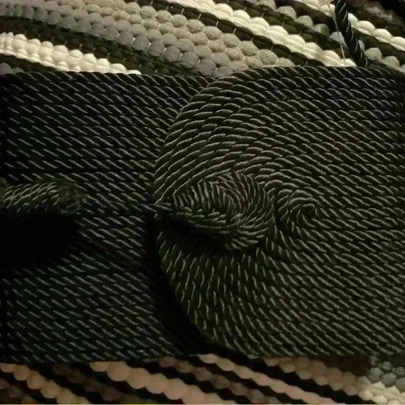 Lord and Taylor Black lightweight crossbody - Picture 5 of 10